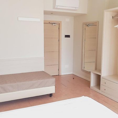 Hotel Astor Limone sul Garda Luaran gambar