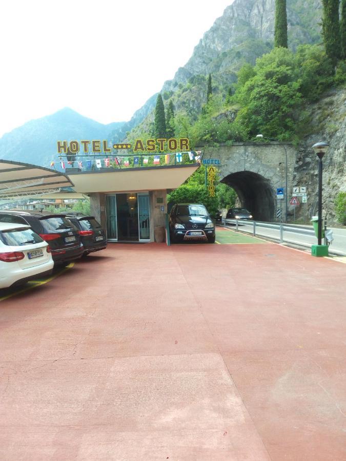 Hotel Astor Limone sul Garda Luaran gambar