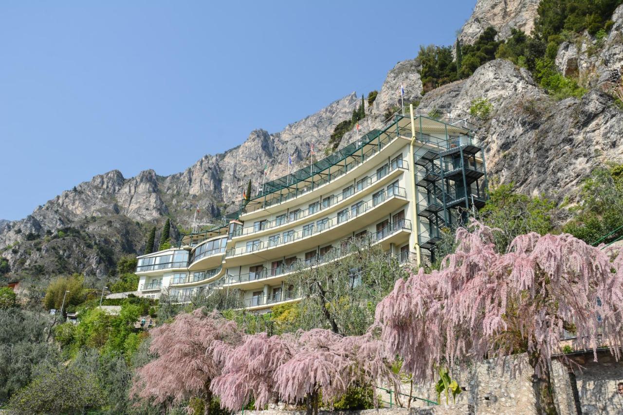 Hotel Astor Limone sul Garda Luaran gambar