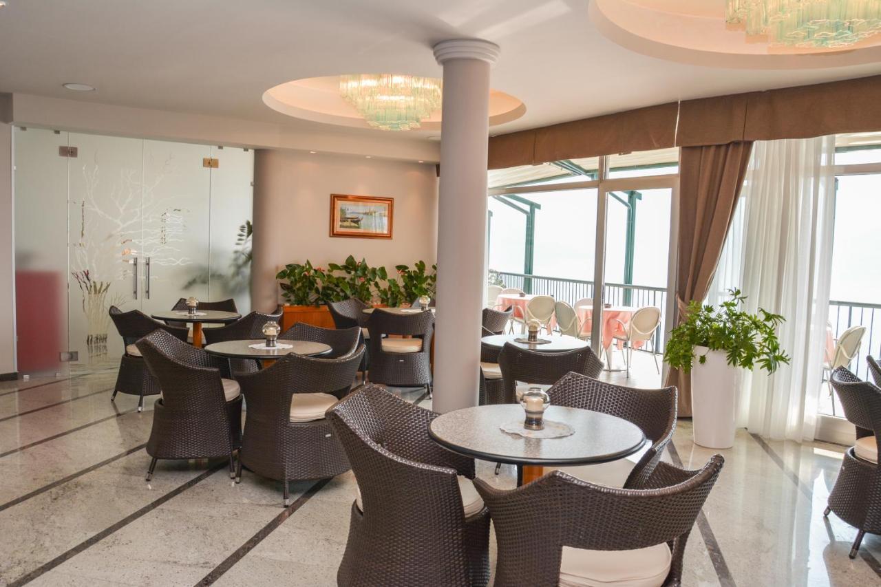 Hotel Astor Limone sul Garda Luaran gambar