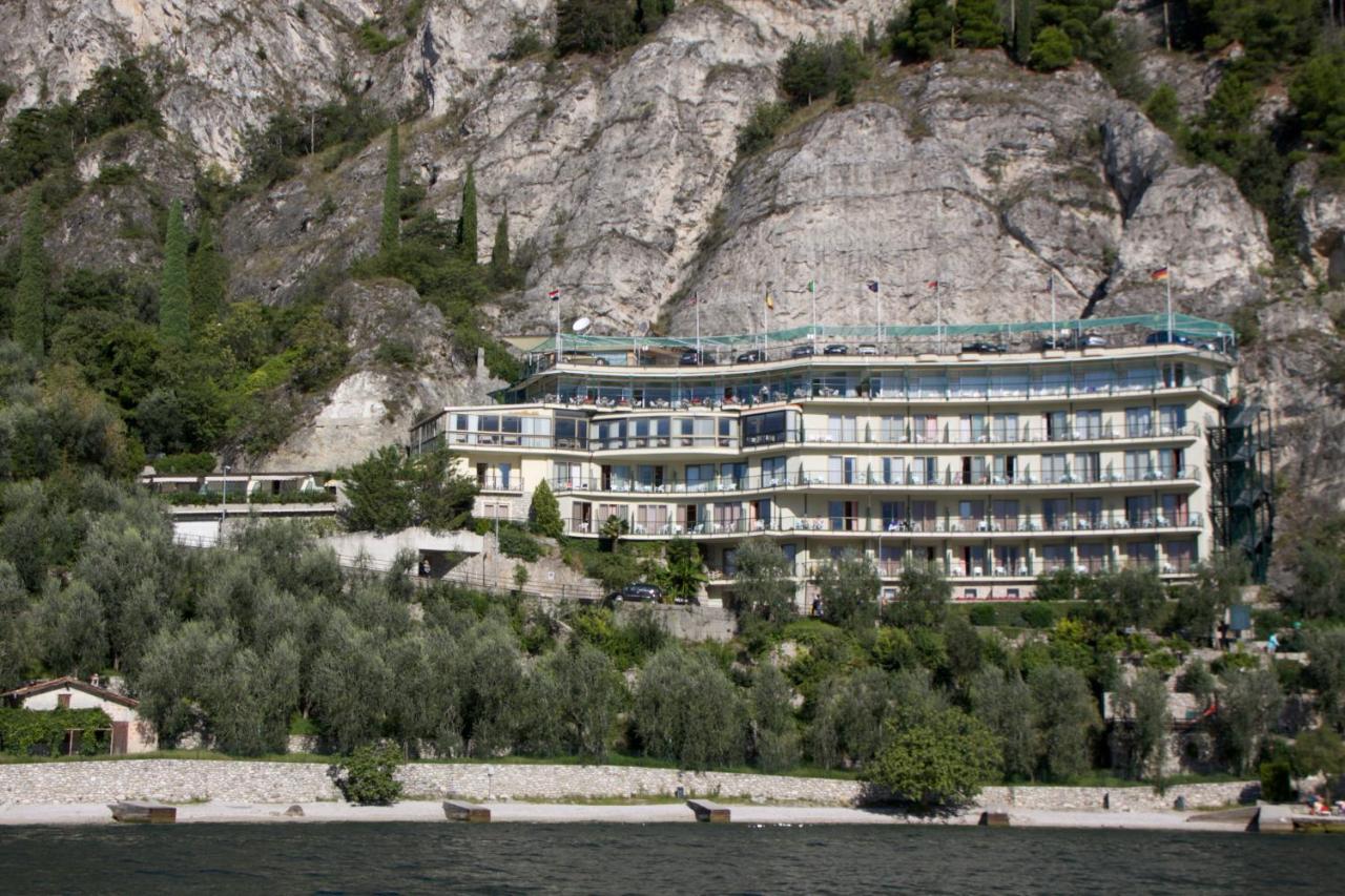 Hotel Astor Limone sul Garda Luaran gambar