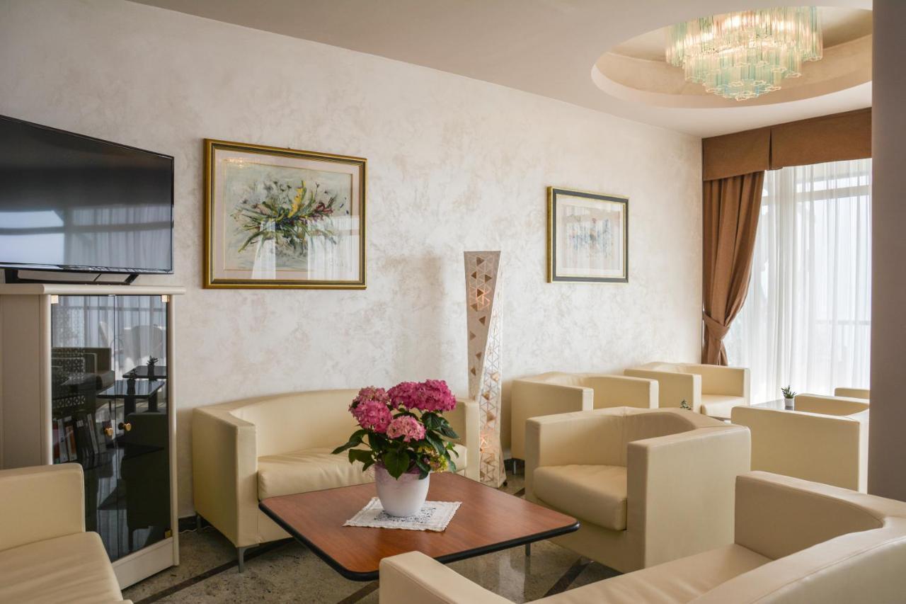 Hotel Astor Limone sul Garda Luaran gambar