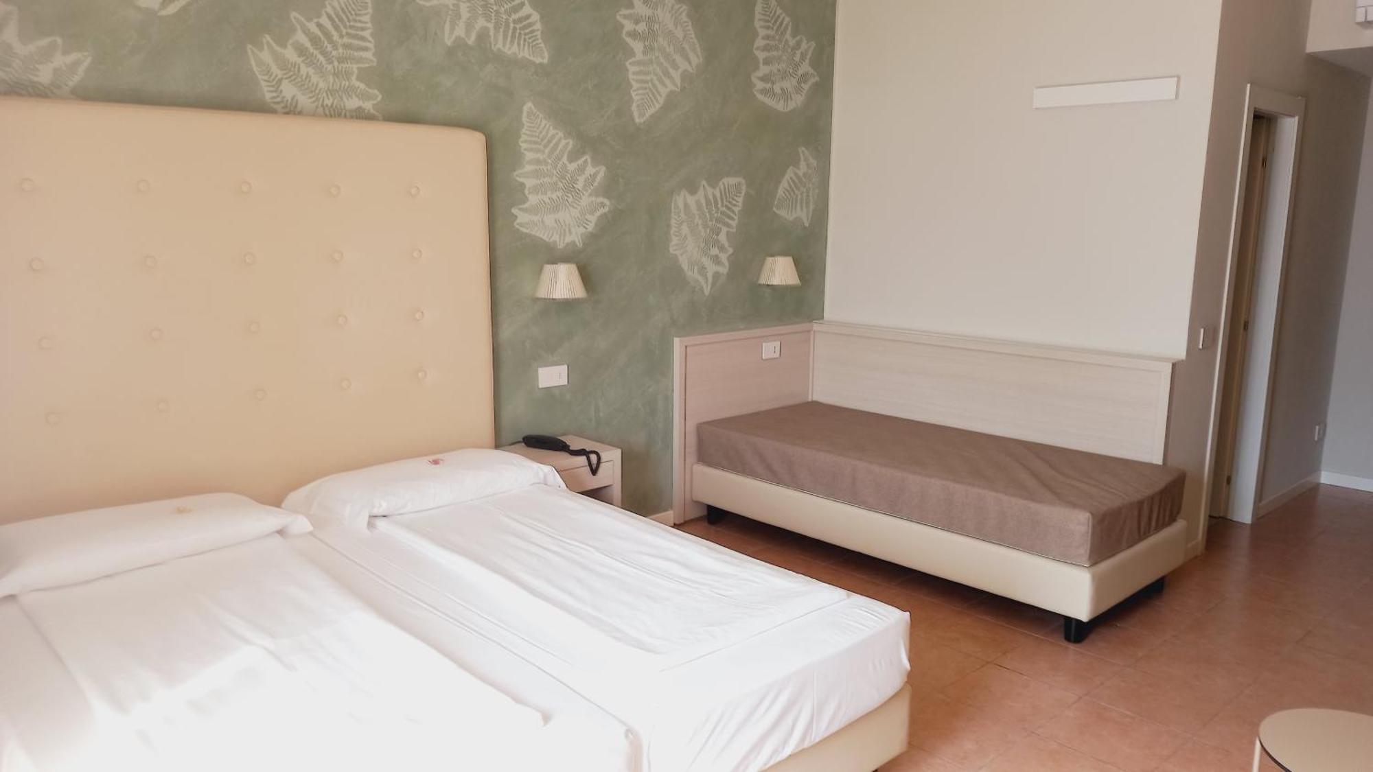 Hotel Astor Limone sul Garda Luaran gambar