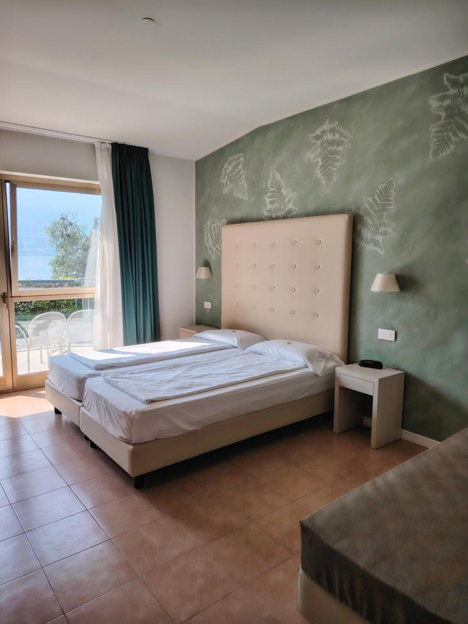 Hotel Astor Limone sul Garda Luaran gambar