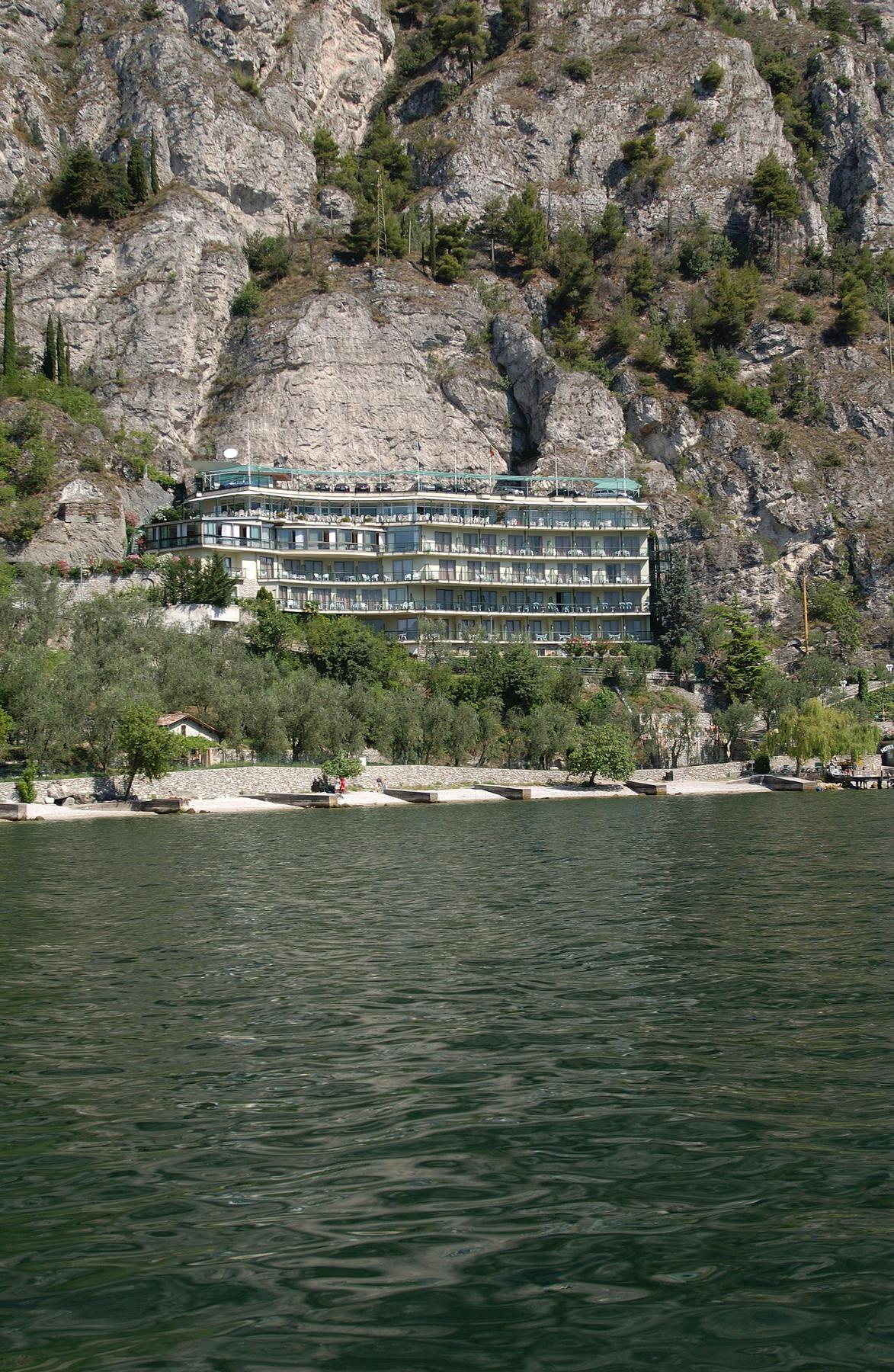 Hotel Astor Limone sul Garda Luaran gambar