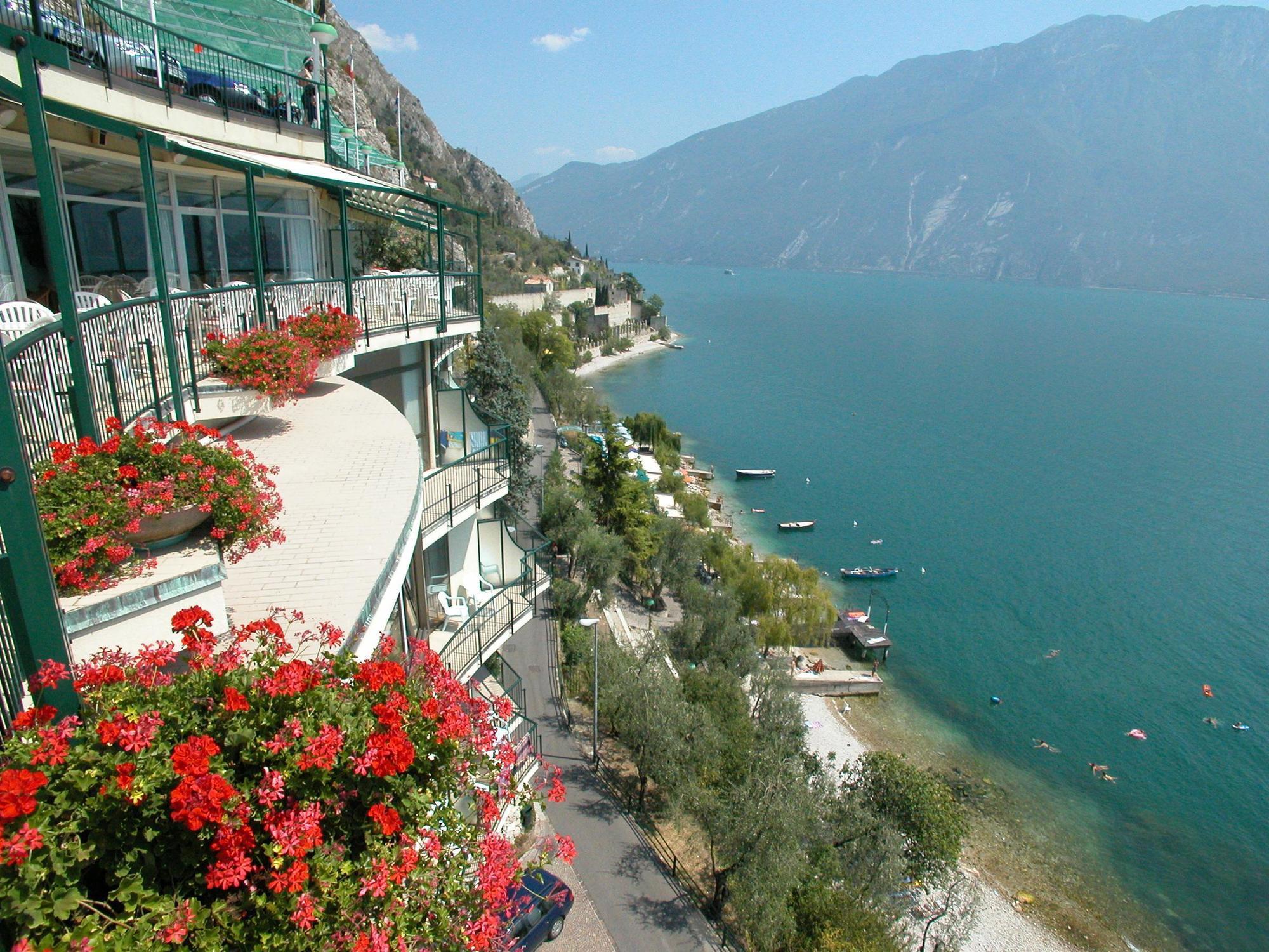 Hotel Astor Limone sul Garda Luaran gambar